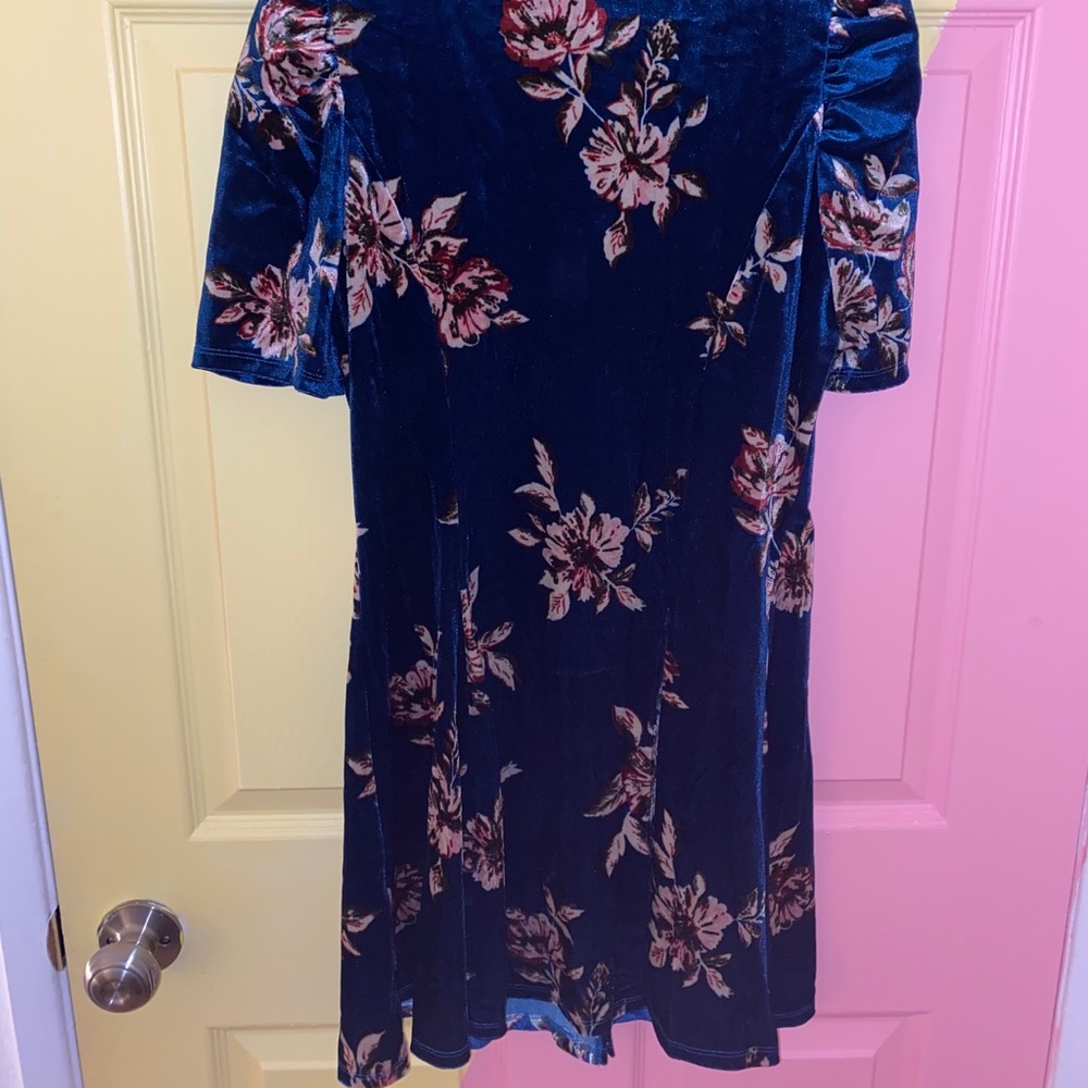 Dress - Picture 2 of 3